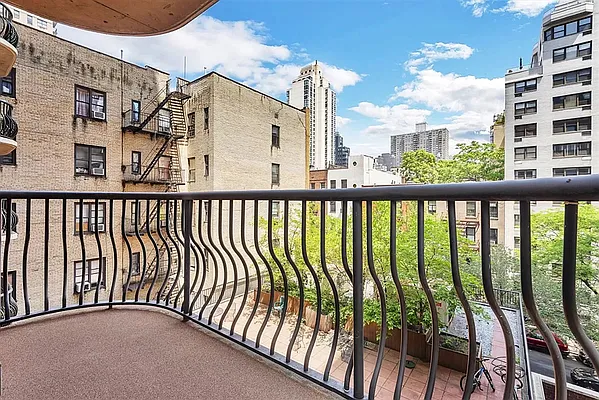 Rented by Compass | media 11