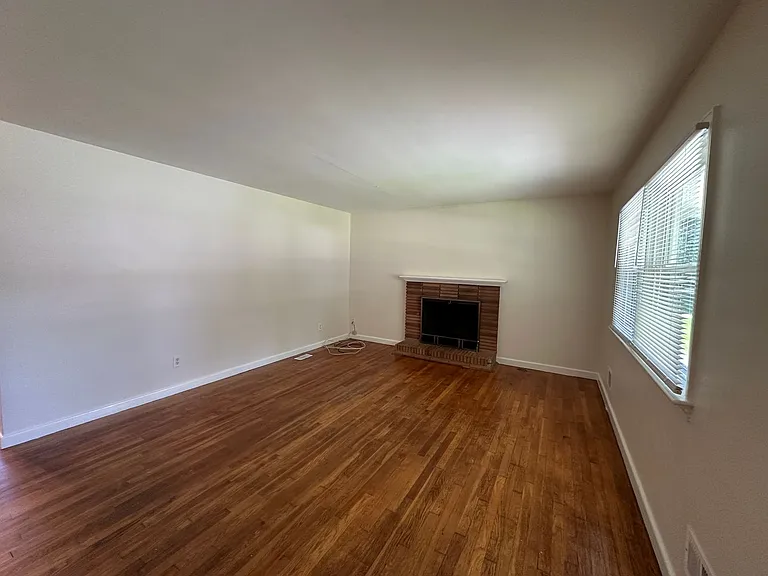 1408 Dermott Ave — Photo 4
