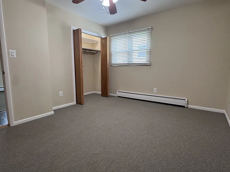 400 Riverside Dr #13 — Photo 8