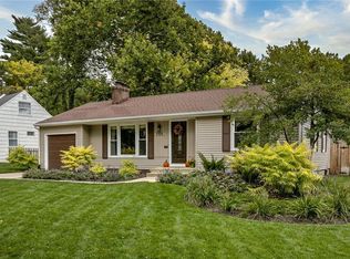 7335 Rosewood Dr, Prairie Village, KS 66208