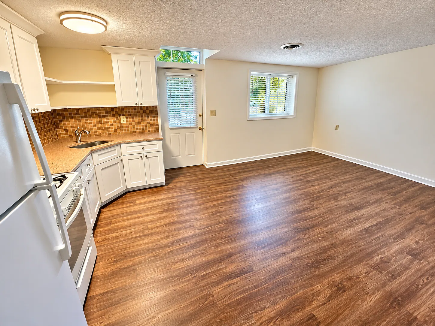 King Valley Dr SE, Smyrna — Photo 2