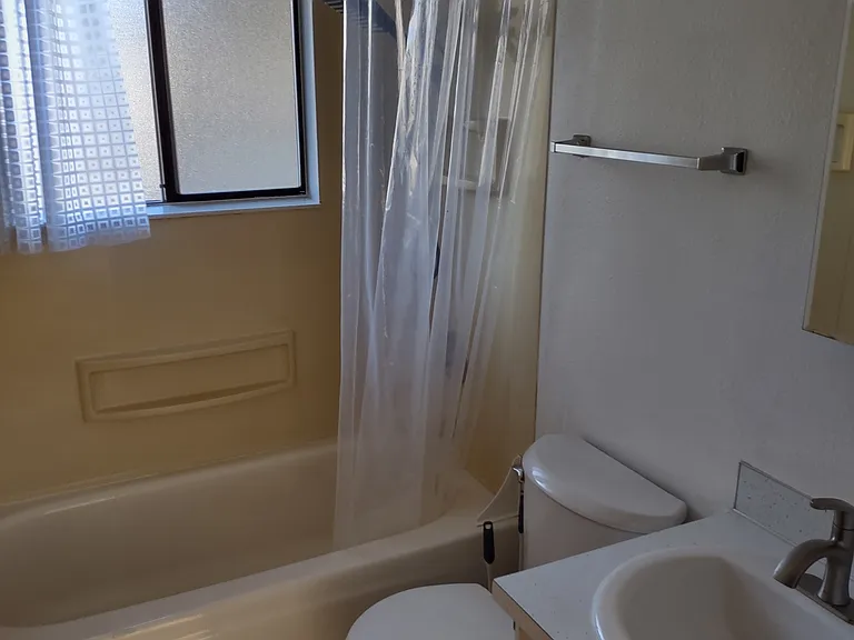 6620 To 6622 Bonniewood Dr SE — Photo 7