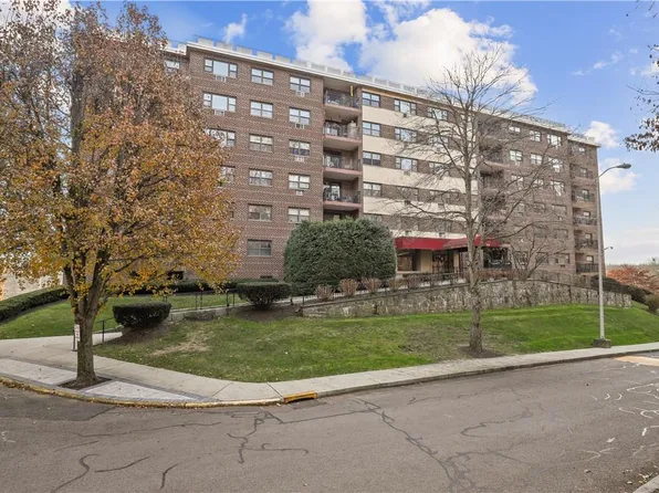100 Diplomat #4F, Mount Kisco, NY 10549