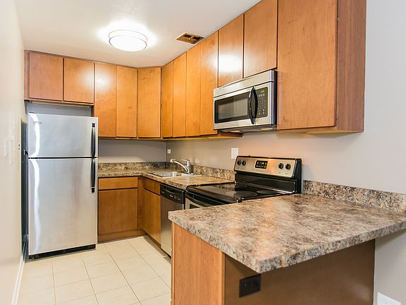 5th image of 1355 N Dearborn Pkwy #403