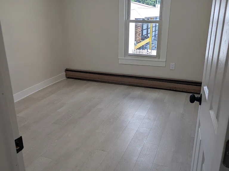 21 W Carroll St — Photo 5