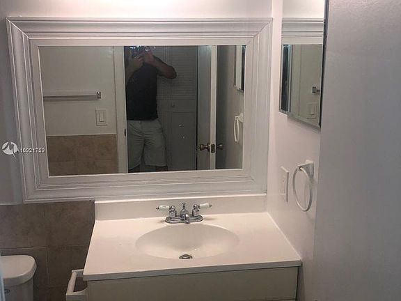 3rd image of 613 S State Road 7 APT 3C