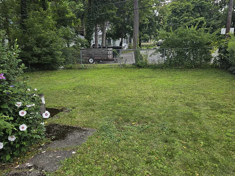 20 Paige St — Photo 19