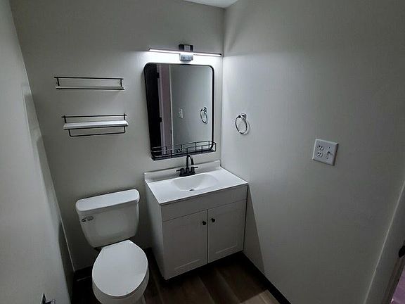 3rd image of 211 N Portage Path #403