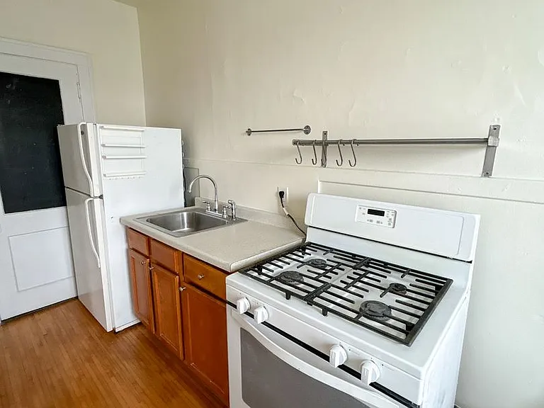2121 Hennepin Ave S — Photo 16