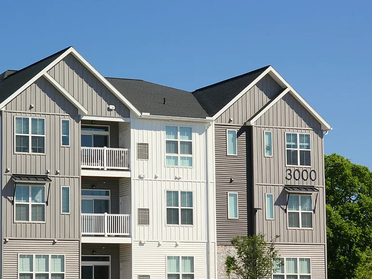 Park West Apartments — Photo 11
