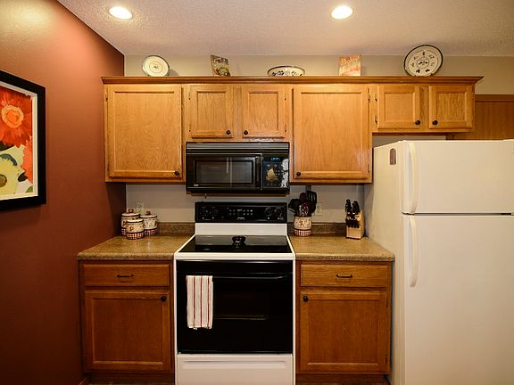 3962 Boardwalk St. Kitchen