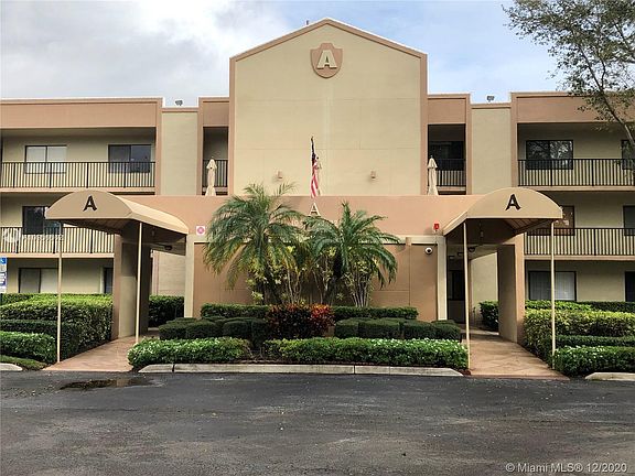 4th image of 10548 E Clairmont Cir #201