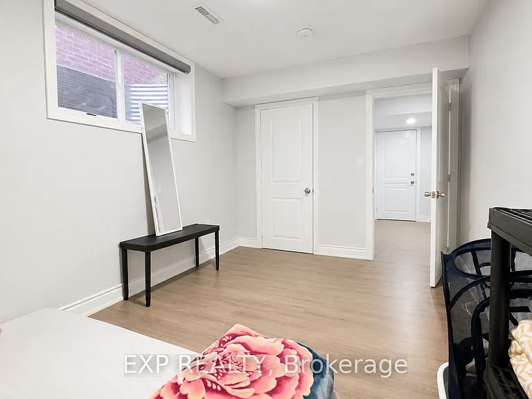 154 Tartan Ave #LOWER — Photo 10