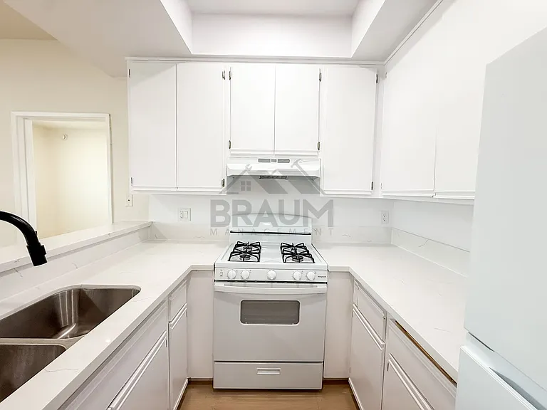 COLLINS — Photo 37