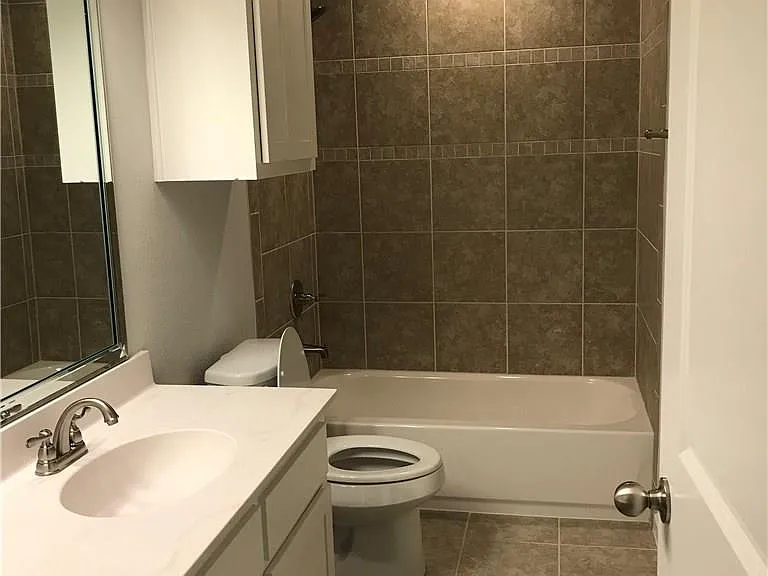 2203 Highland Villa Ln — Photo 18
