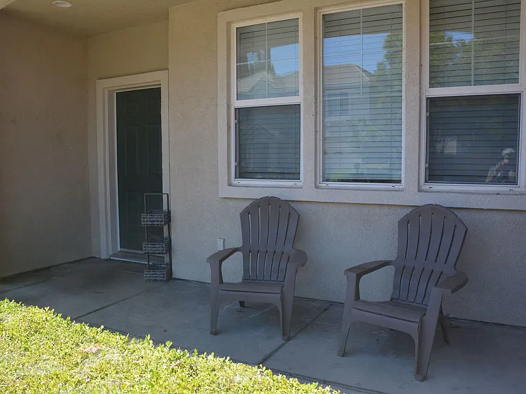 1019 Cape May Dr — Photo 2