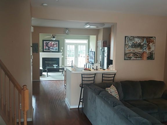 3rd image of 25458 Paine St