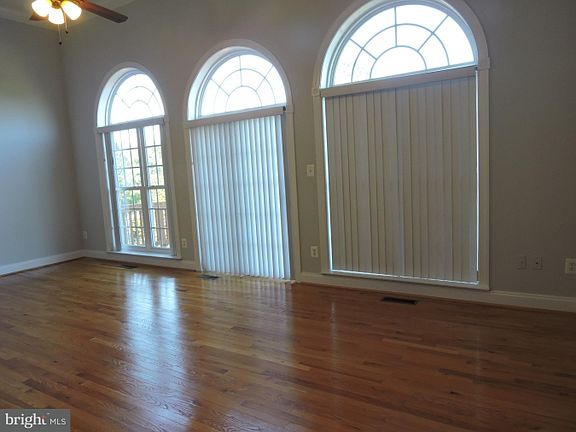 4th image of 21828 Ladyslipper Sq