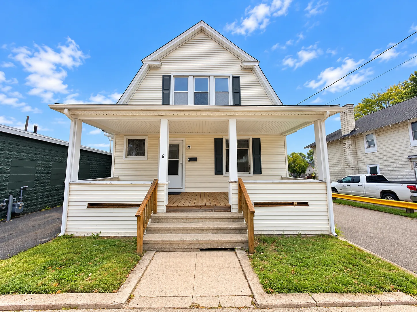 3 bed, 1619 sqft, $3,200 — Photo 3
