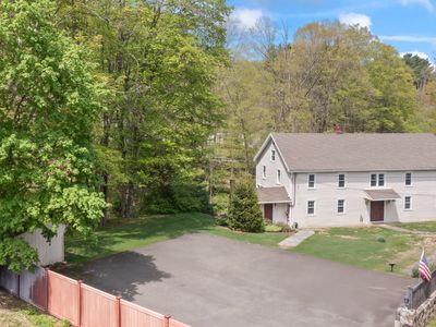 11 Glen Road, Sandy Hook, CT, 06482