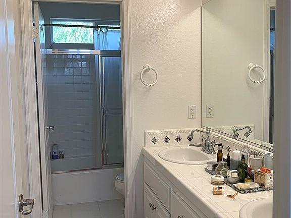 5th image of 1290 Landmark Ln