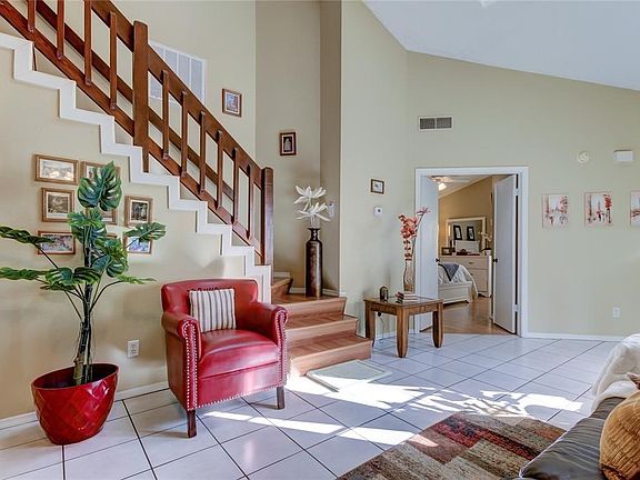 5th image of 5822 Red Cedar Ln