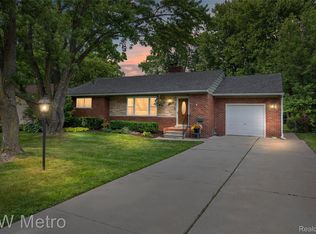 20665 Woodcrest St, Harper Woods, MI 48225