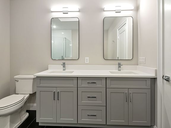 Double Vanity Bath