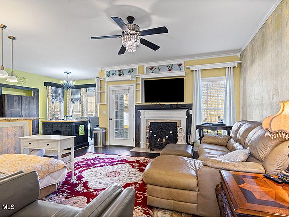 4th image of 1000 Kings Road