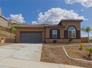 16407 Ridge Field Dr, Riverside, CA 92503