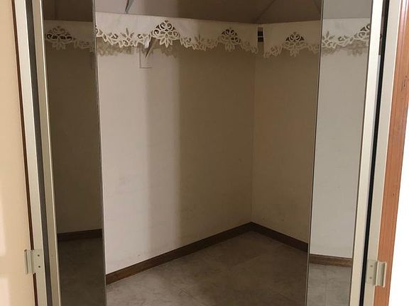 5th image of 413 S Buckskin Way