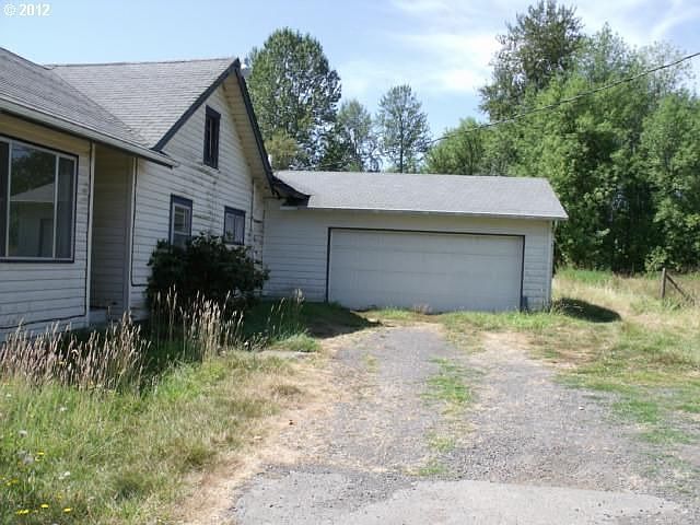 1st image of 3314 SE Grace Ave
