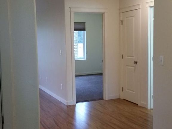 5th image of 20405 NE 83rd St
