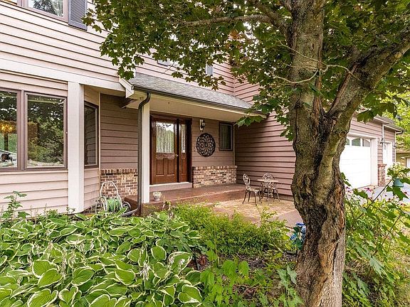 4th image of 4859 Terrace Cr