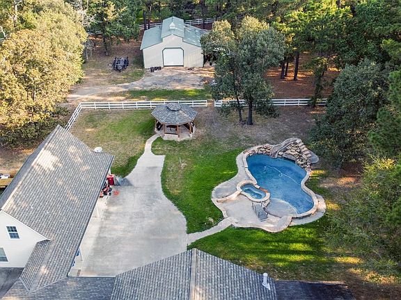 5th image of 20002 Country Lake Dr