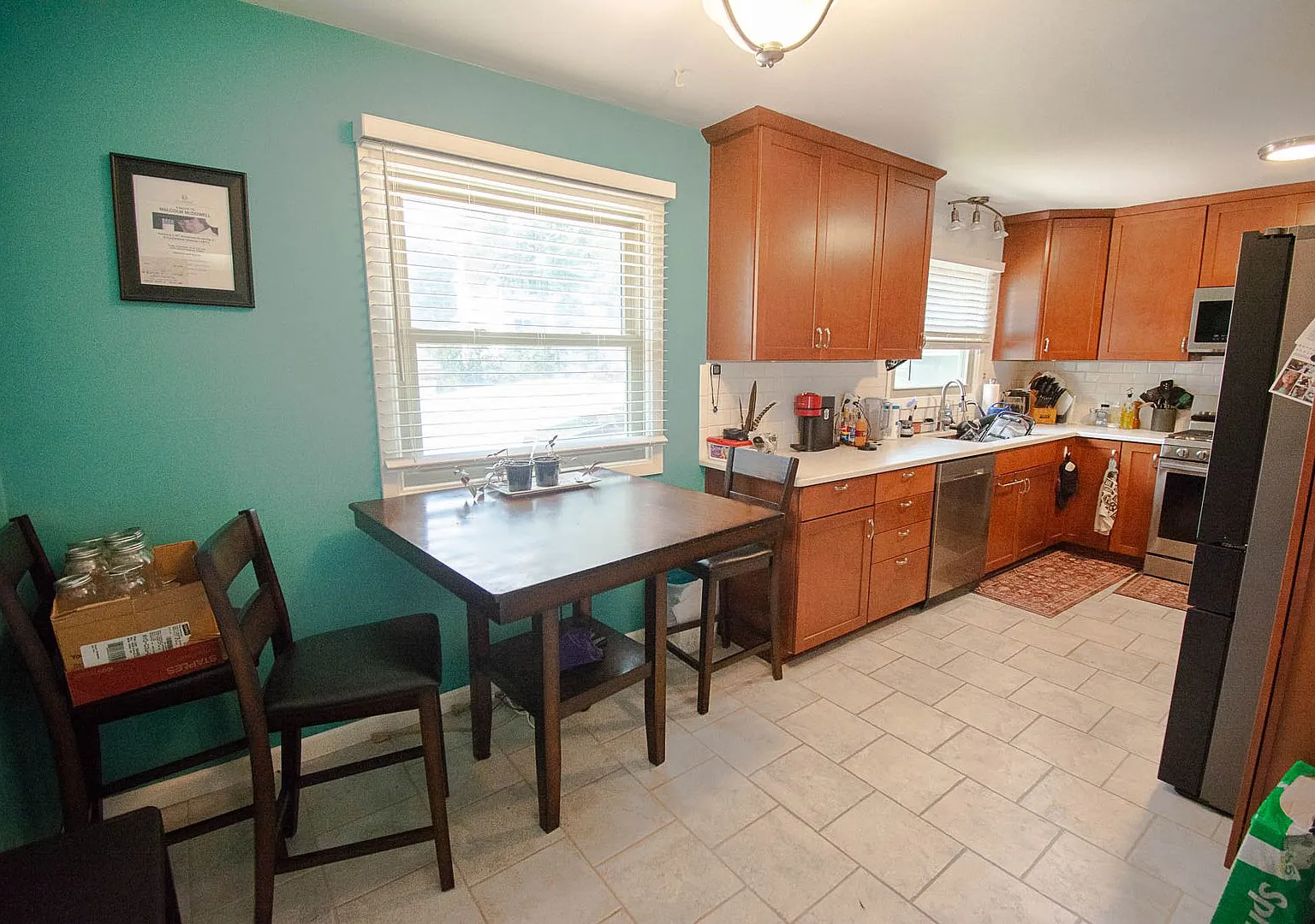 Charming NW Ranch with 2-Car Garage — Photo 4