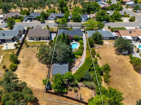 533 Teakwood Dr, Redding, CA 96003