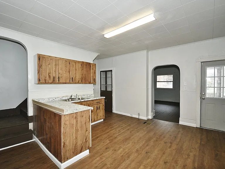 1243 Evans St — Photo 8