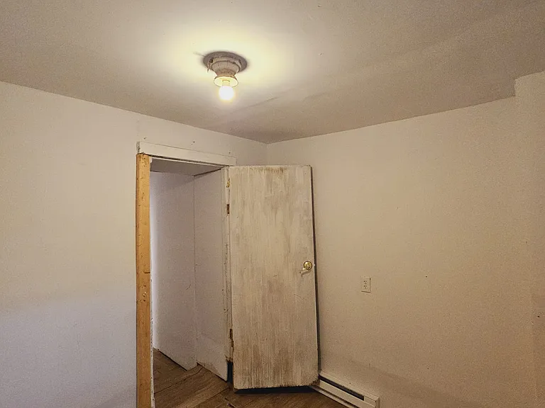 11 S Hilton St — Photo 39