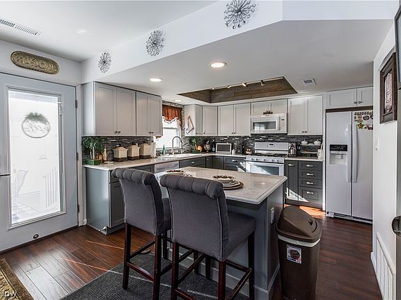 5th image of 3631 Kenwood Dr