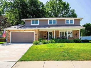 2903 Lorton Ct, Davenport, IA 52803