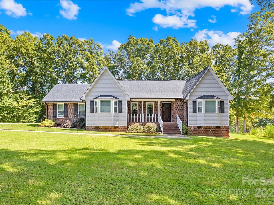 1st image of 123 Country Creek Dr