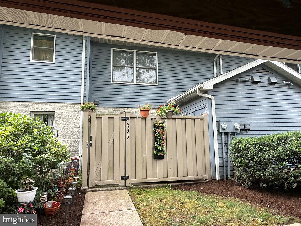 2nd image of 933 W Whitehall Rd #3
