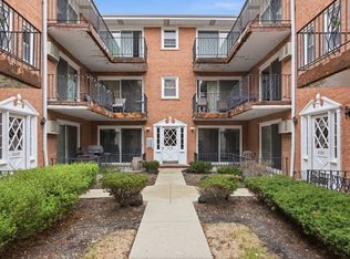 6533 N Northwest Hwy APT 1C, Chicago, IL
