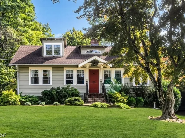 32 Ferndale Rd, North Caldwell Boro, NJ 07006