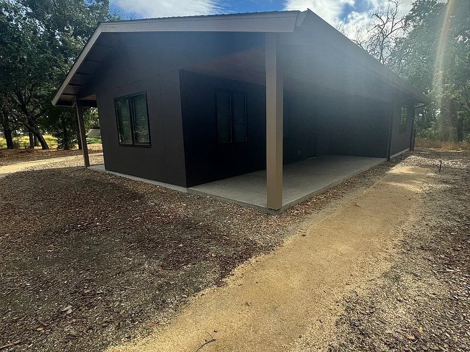 1353 Bella Oaks Ln