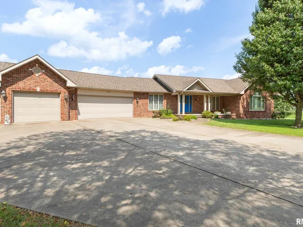 1016 Michael Ln, West Frankfort, IL 62896