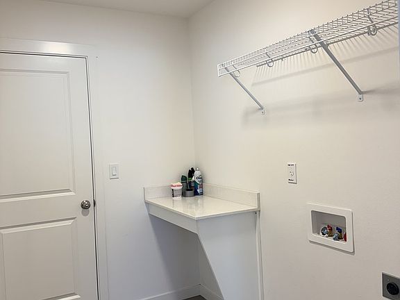 3rd image of 213 River Ridge Dr