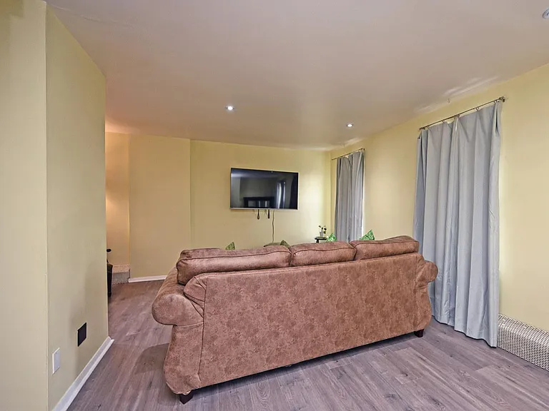 118 E Liberty St #B — Photo 21
