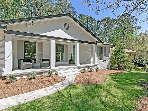 4th image of 2133 Greensward Dr
